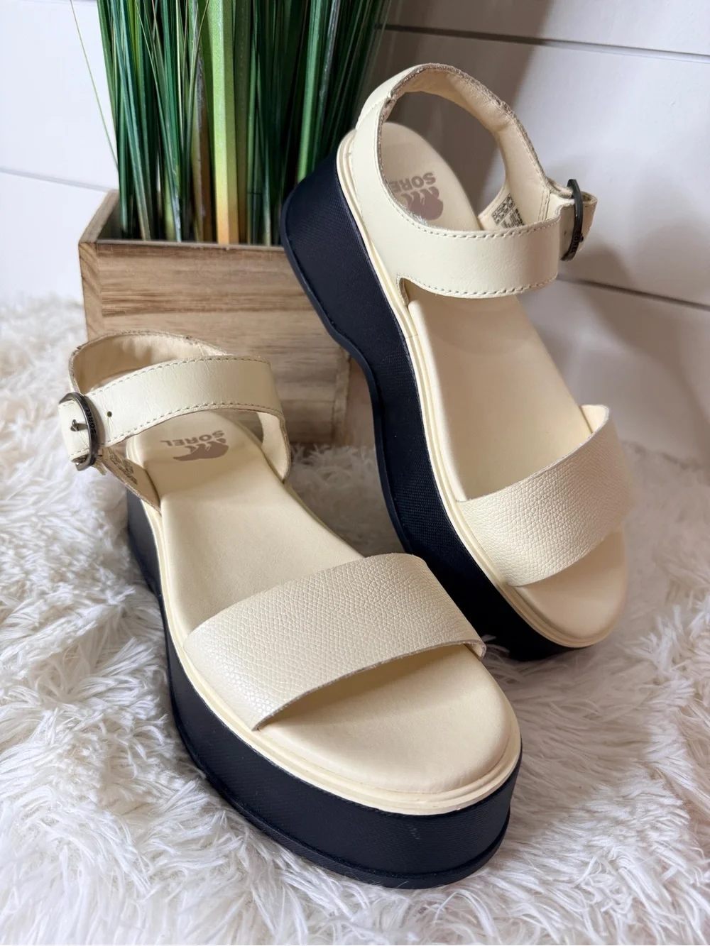 Sorel Dayspring Leather Strappy Chunky Platform Sandals Honey White Size 6.5